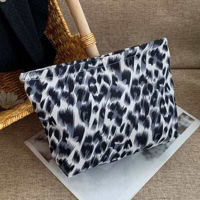 TEEK - Sleek Leopard Print Handbags