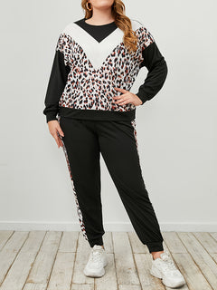 Plus Size Leopard Sweatshirt and Sweatpants Set: Cozy and Stylish for Every Day